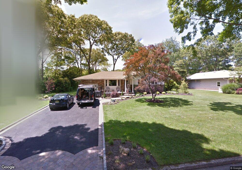 12 Partridge Dr, ComMacK, NY 11725 - photo 1