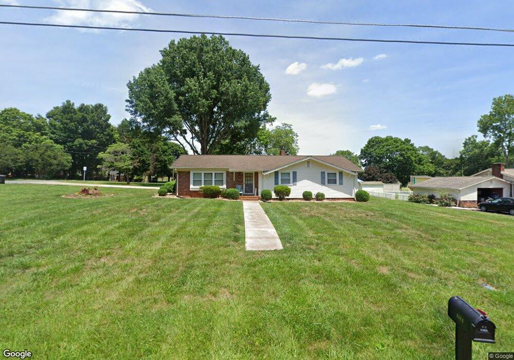 1514 Kenmore Dr, Statesville, NC 28625 - photo 1