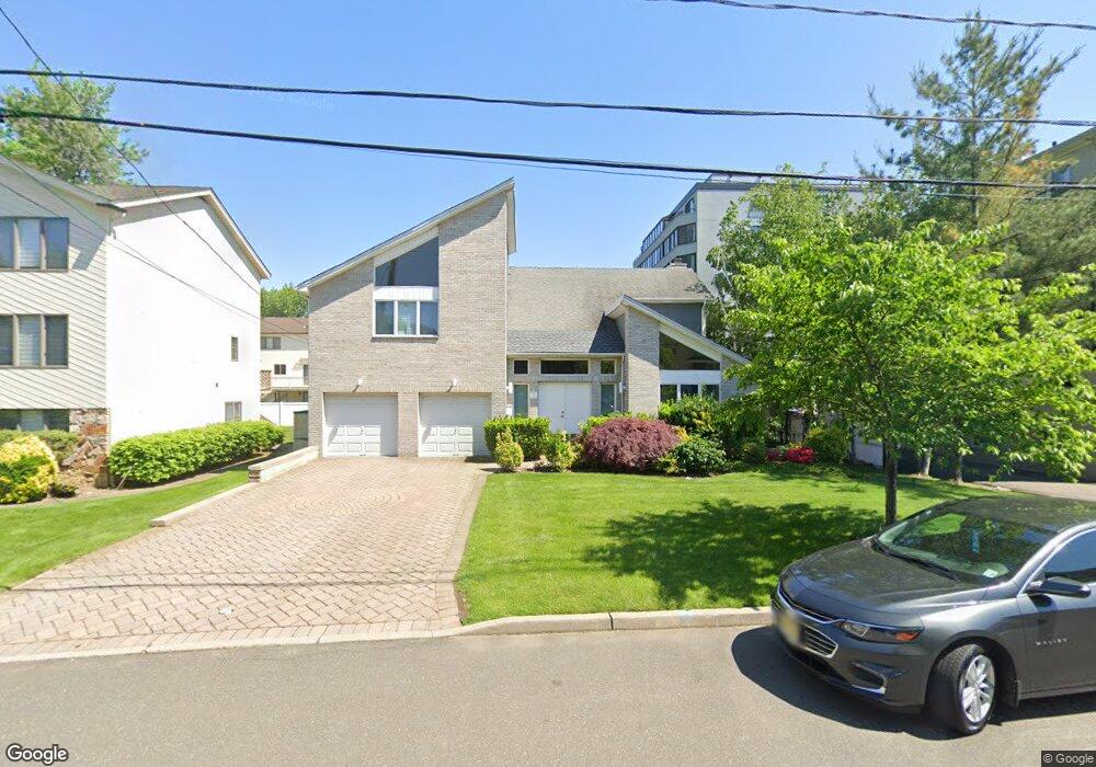 2 8th St, Englewood Cliffs, NJ 07632 - photo 1