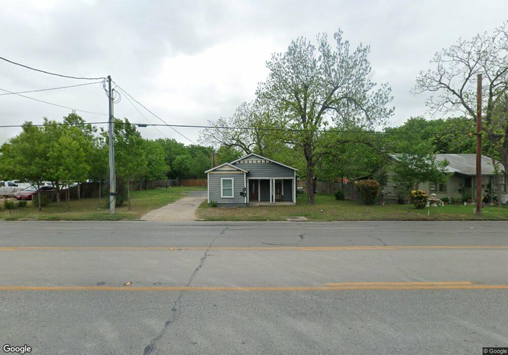 508 E Kingsbury St, Seguin, TX 78155 - photo 1