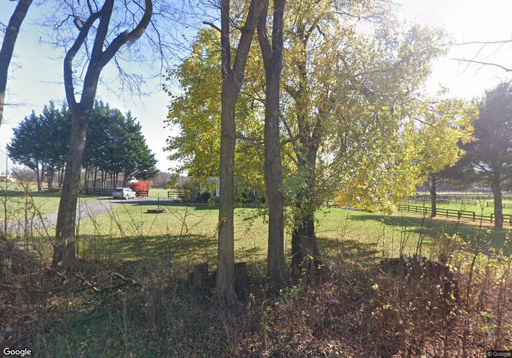 34301 Williams Gap Rd, Round Hill, VA 20141 - photo 1