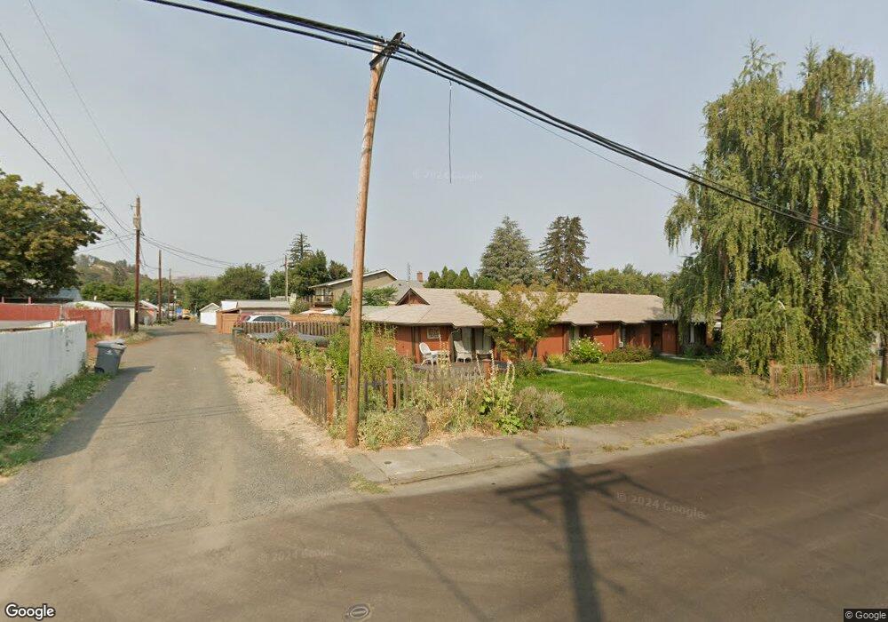 914 E 11th St, the Dalles, OR 97058 - photo 1