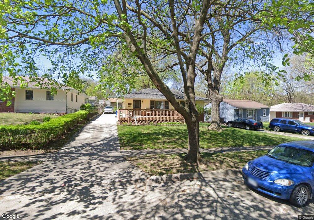 2512 27th St, Des Moines, IA 50310 - photo 1