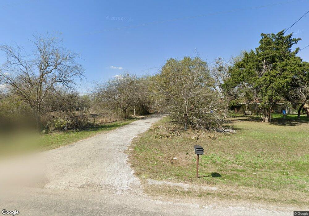 2065 Ellis Rd, Beeville, TX 78102 - photo 1