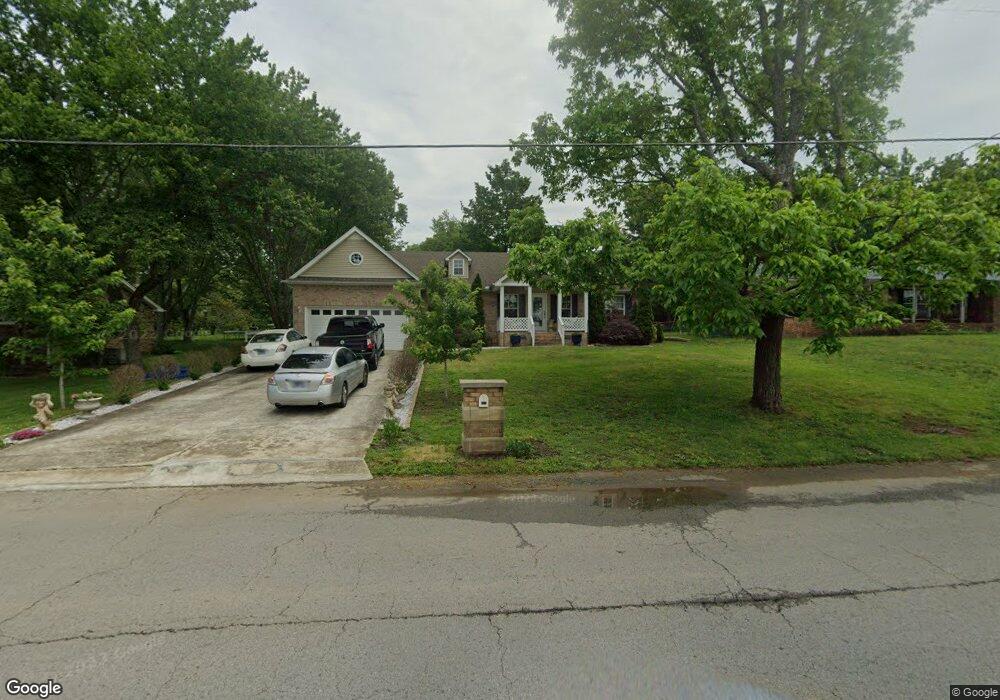 407 S Hillcrest Dr, Shelbyville, TN 37160 - photo 1