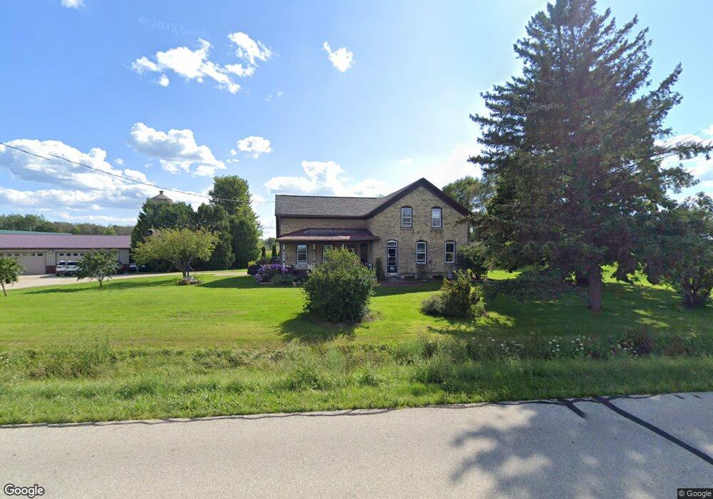 911 E Hillcrest Rd, Two Rivers, WI 54241 - photo 1