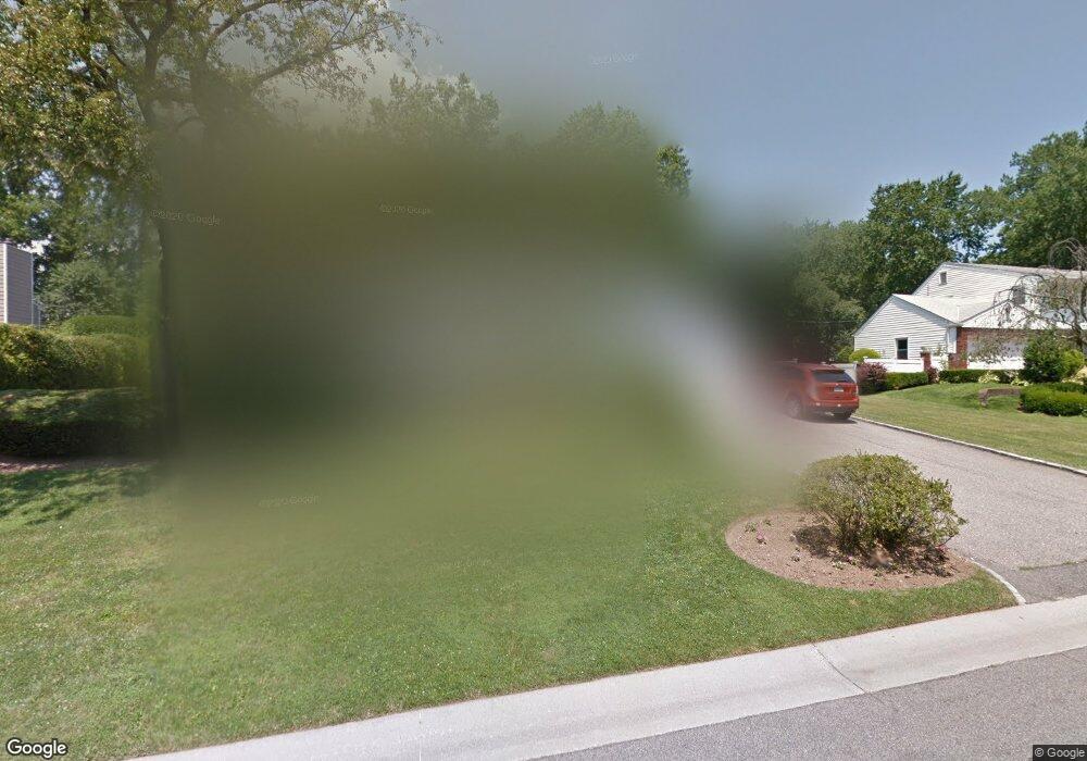 46 Hemlock Rd, Manhasset, NY 11030 - photo 1