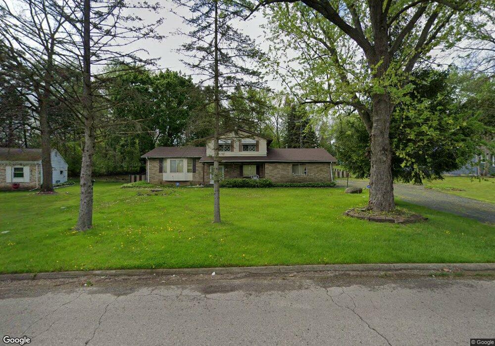 1480 Glen Ellyn Dr, Flint, MI 48532 - photo 1