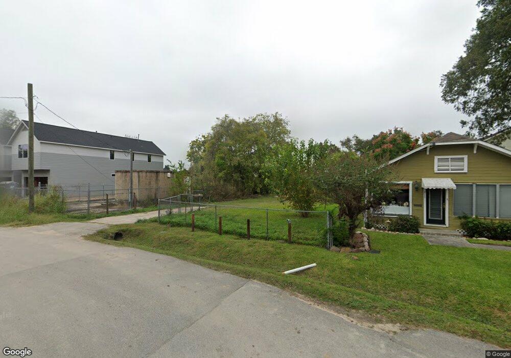 215 E 32nd St, Houston, TX 77018 - photo 1