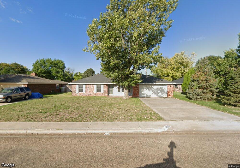 708 Bennett Dr, Dumas, TX 79029 - photo 1