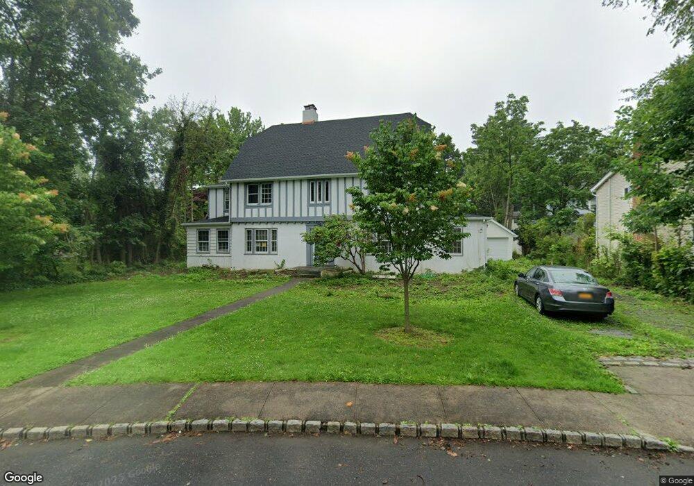 5 Sheffield Rd, Great Neck, NY 11021 - photo 1