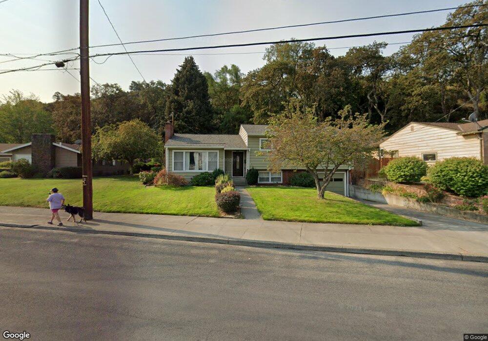 812 E 16th St, the Dalles, OR 97058 - photo 1