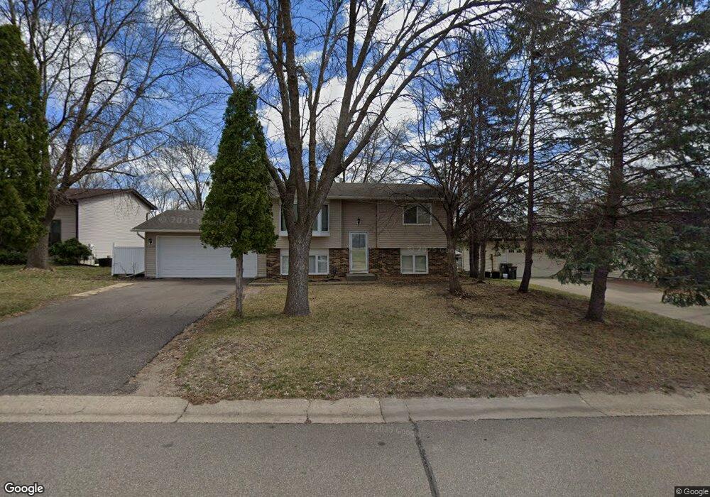 17460 Rustic Hills Dr, Eden Prairie, MN 55346 - photo 1