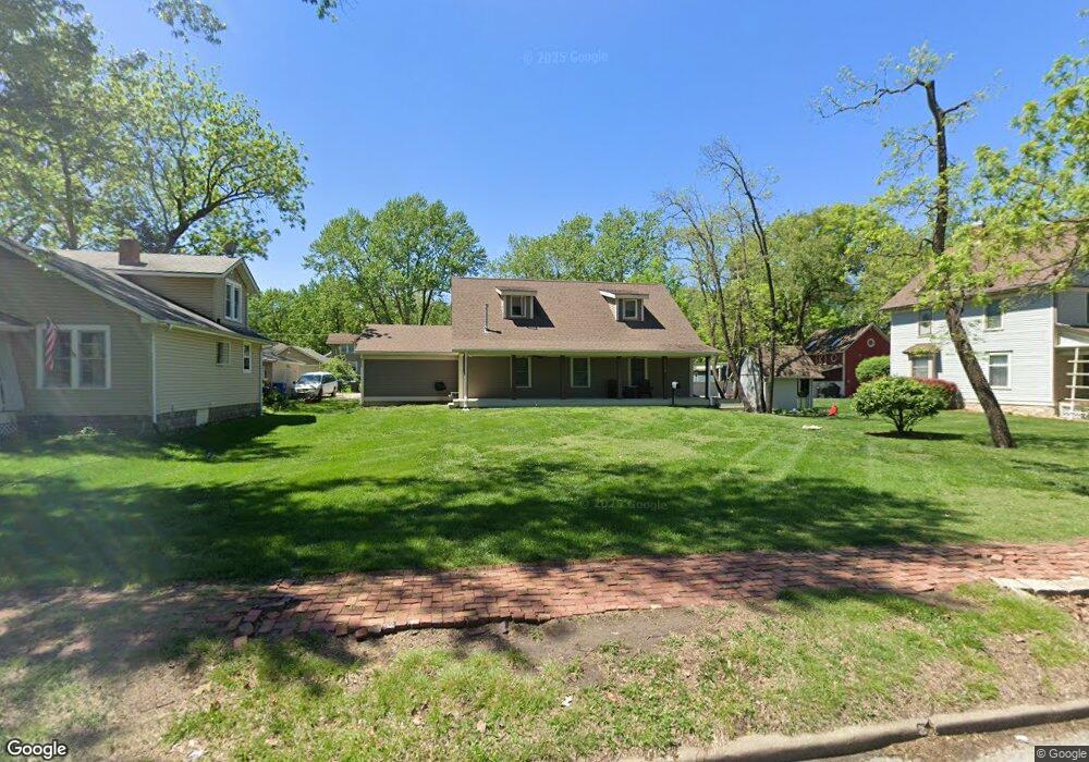 1175 SW MacVicar Ave, Topeka, KS 66604 - photo 1