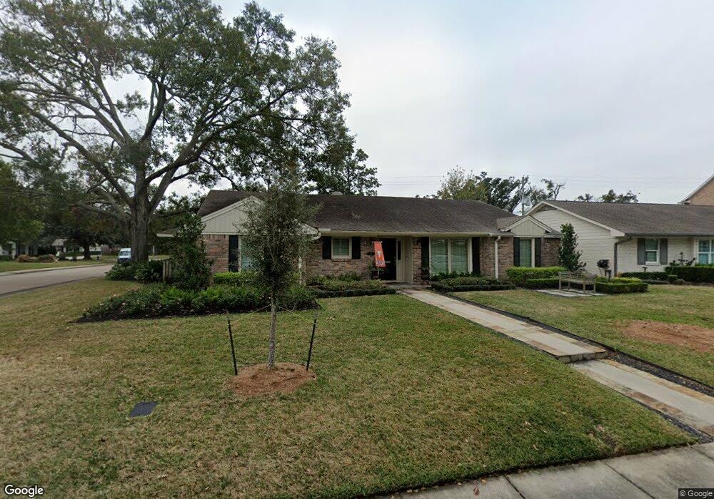 6123 Meadow Lake Ln, Houston, TX 77057 - photo 1