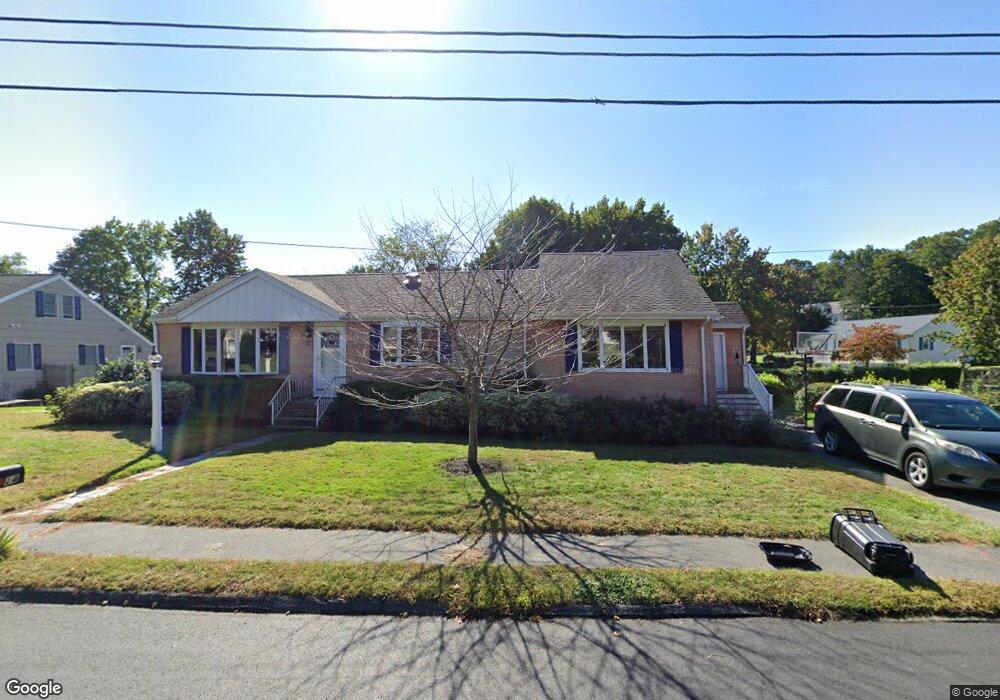 14 Manomet Rd unit 2, Woburn, MA 01801 - photo 1