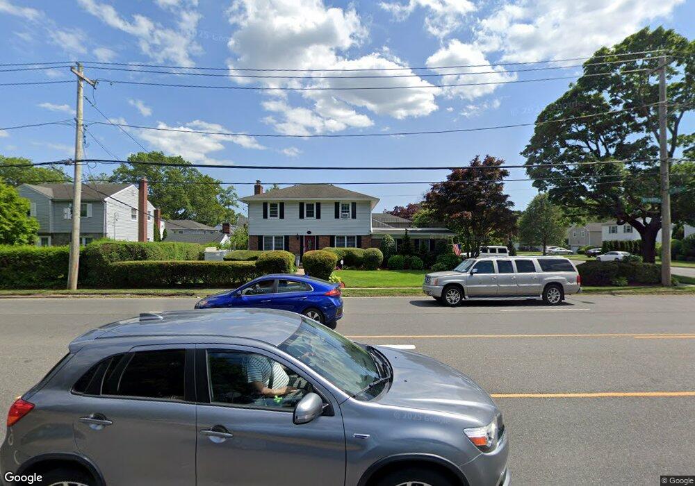 418 Old Country Rd, Garden City, NY 11530 - photo 1