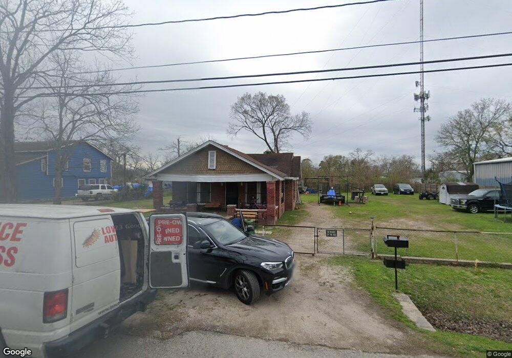 214 Neyland St, Houston, TX 77022 - photo 1