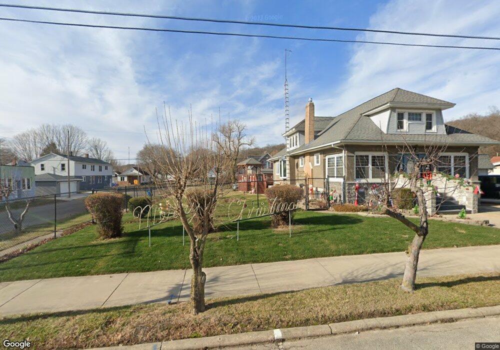 304 East St, Princeton, IL 61356 - photo 1