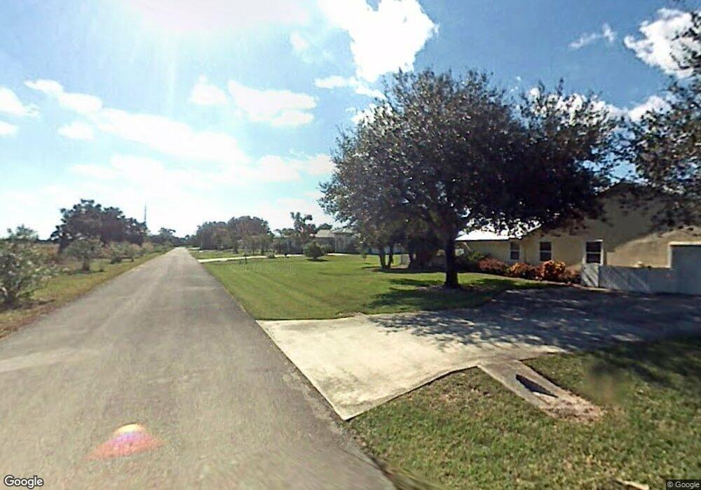 741 E Fischer Cir, Sebastian, FL 32958 - photo 1