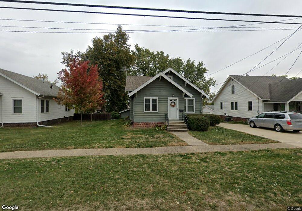 810 W 4th St S, Newton, IA 50208 - photo 1