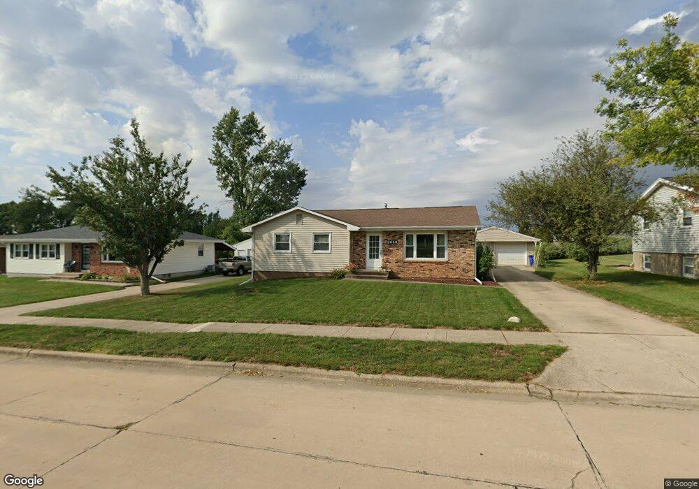 2614 29th St SW, Cedar Rapids, IA 52404 - photo 1