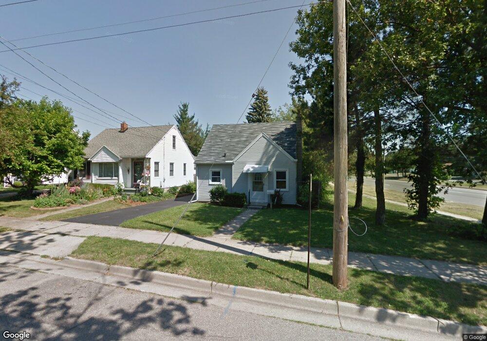 1112 W Rundle Ave, Lansing, MI 48910 - photo 1