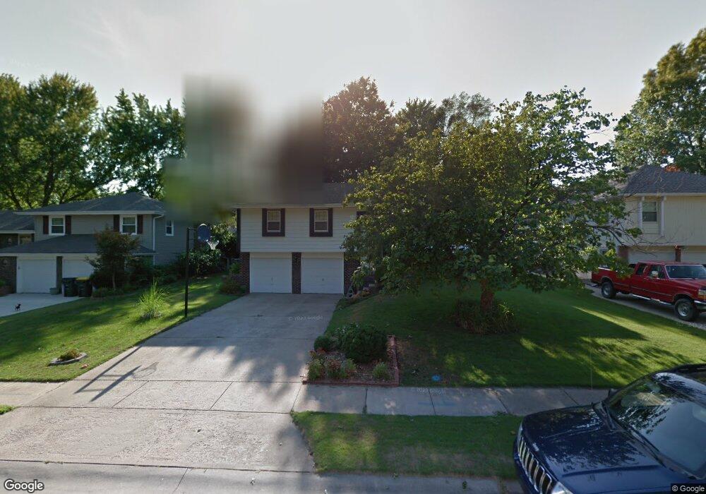 5208 Garnett St, Shawnee, KS 66203 - photo 1