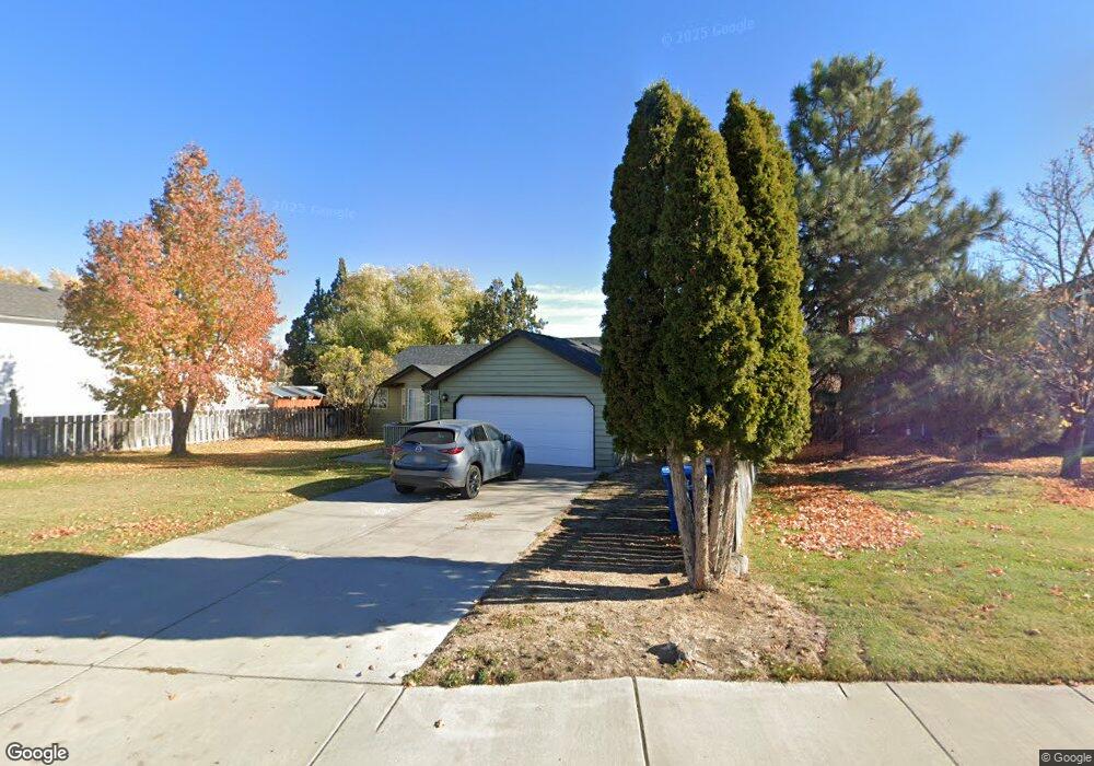 2040 SW 27th St, Redmond, OR 97756 - photo 1