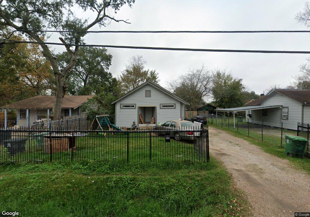 324 King St, Houston, TX 77022 - photo 1