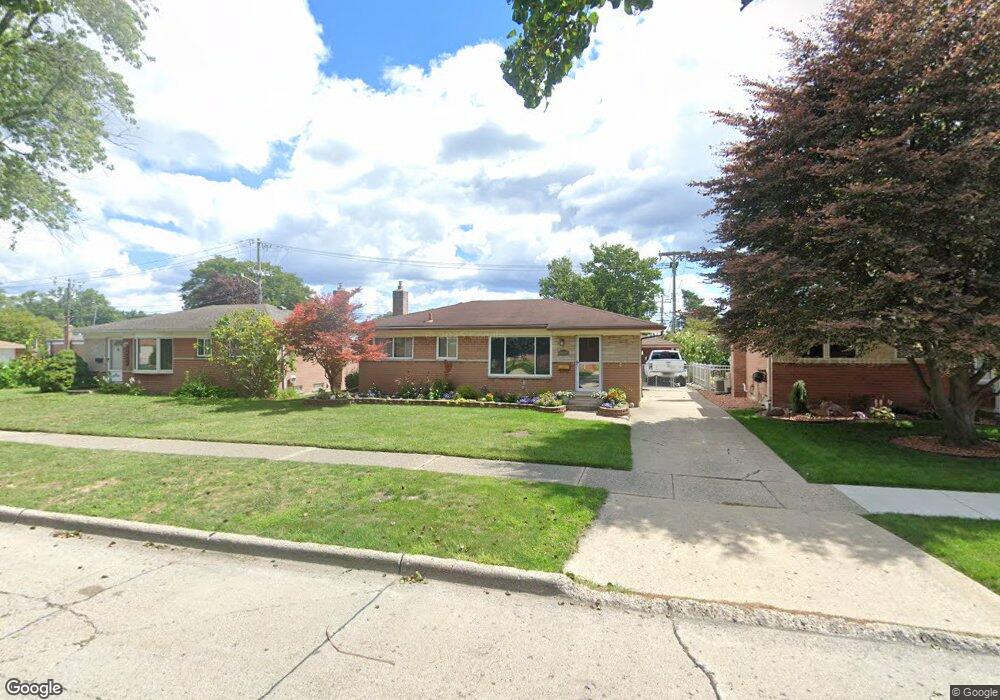 30642 Mayflower St, Roseville, MI 48066 - photo 1