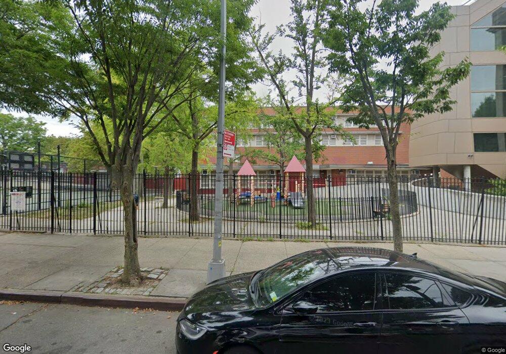 7520 162nd St, Flushing, NY 11366 - photo 1