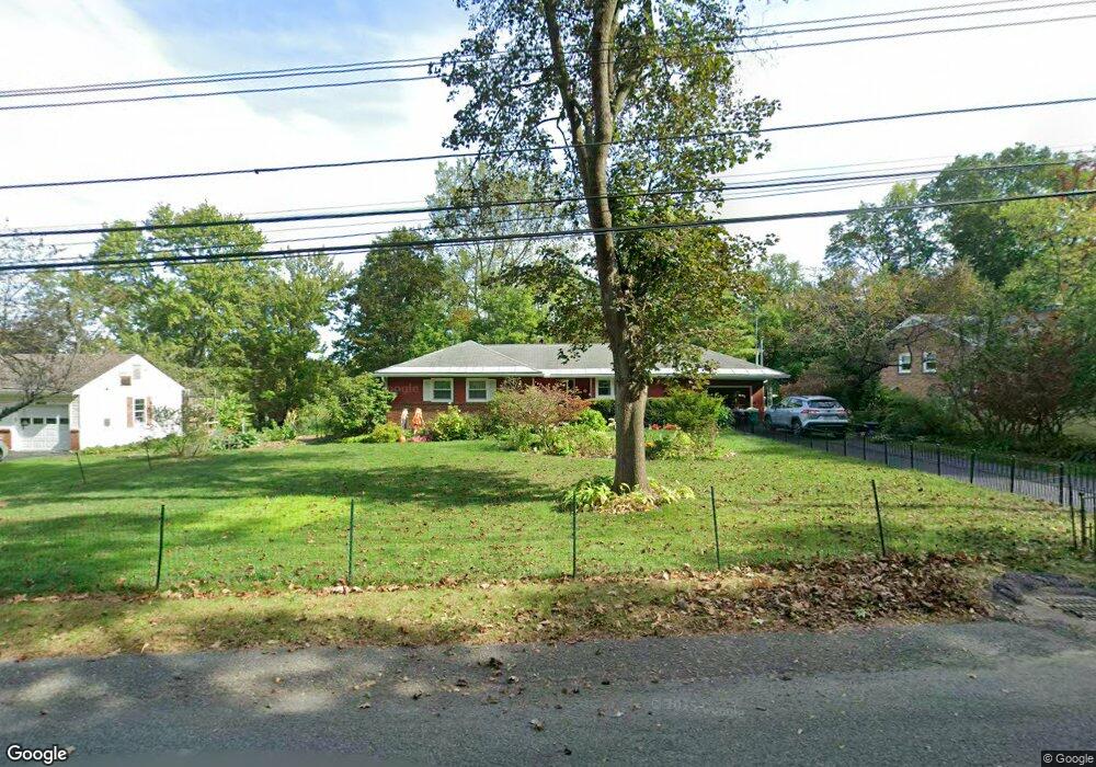 902 Ash Tree Ln, Schenectady, NY 12309 - photo 1