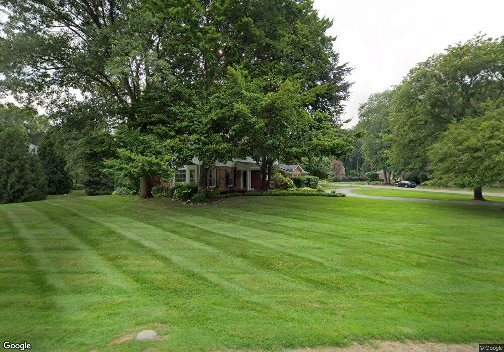 2824 Whittier Dr, Bloomfield Hills, MI 48304 - photo 1