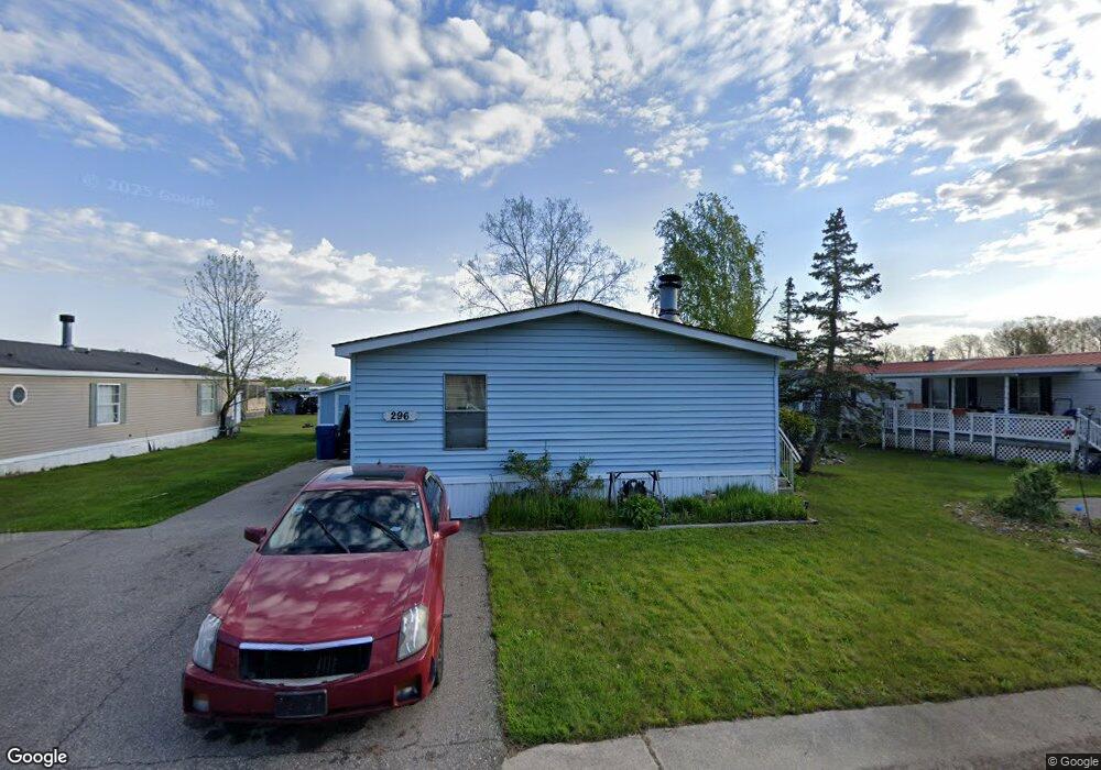 297 Rochford Square, Flint, MI 48507 - photo 1