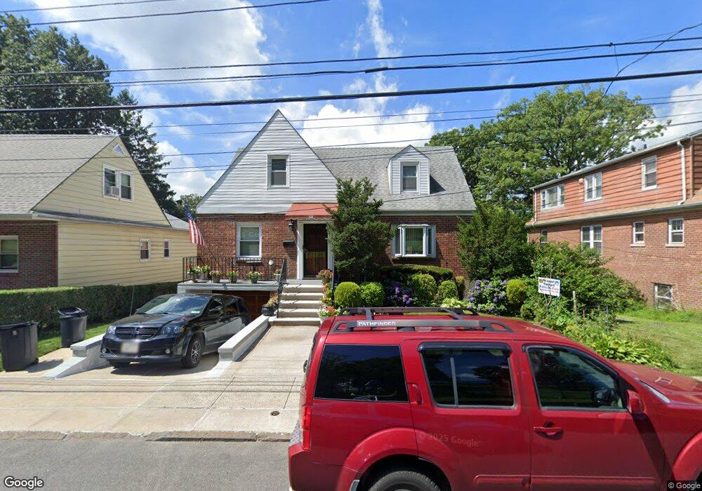 125 Hillview Ave, Yonkers, NY 10704 - photo 1