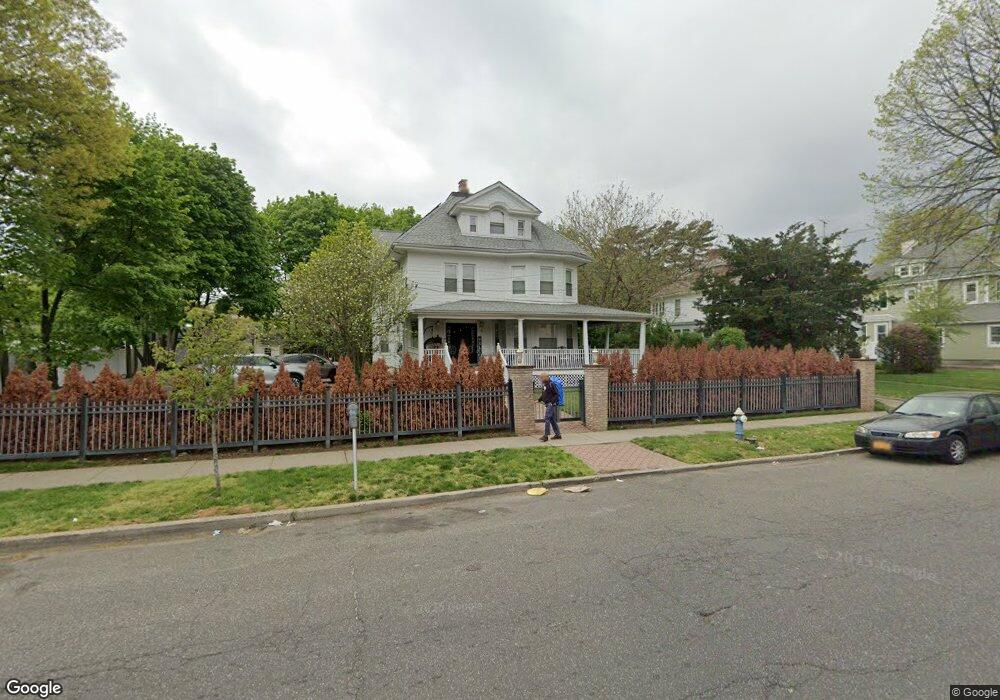 33 Hilton Ave, Hempstead, NY 11550 - photo 1