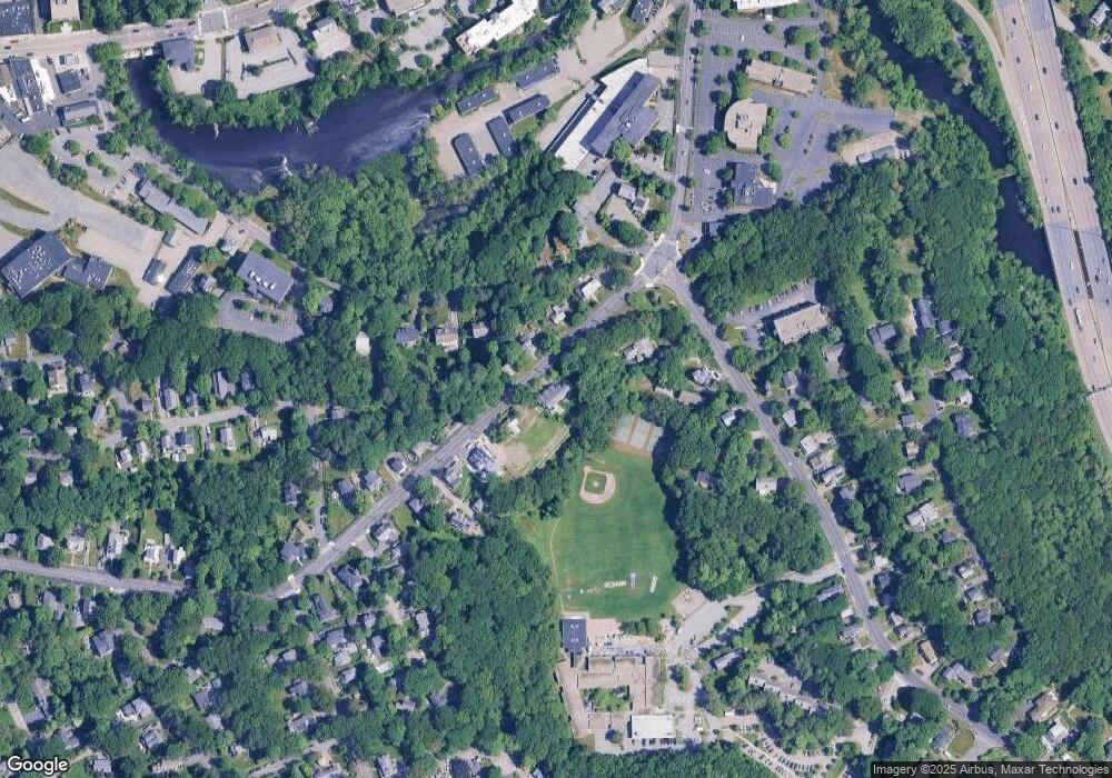 126 Walnut St unit 126, Wellesley Hills, MA 02481 - photo 1