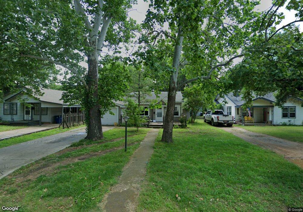 1306 W Pine Ave, Duncan, OK 73533 - photo 1