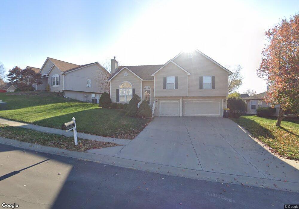 9601 N Ava Ave, Kansas City, MO 64154 - photo 1