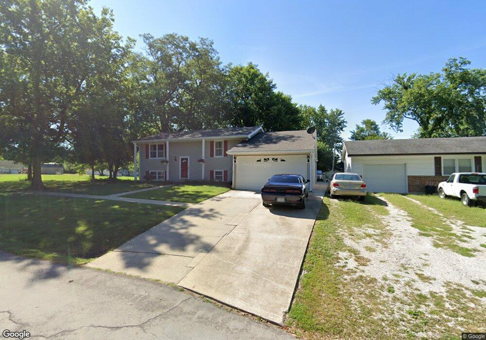 1404 Quinn St, Moberly, MO 65270 - photo 1