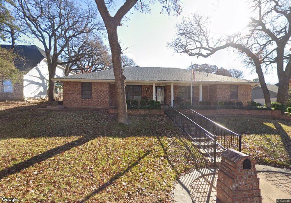 18 Lincolnshire Cir, Bedford, TX 76021 - photo 1