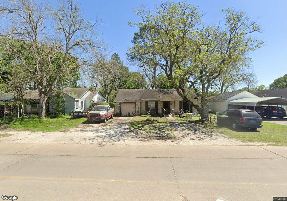 1715 Nichols Ave, Bay City, TX 77414 - photo 1