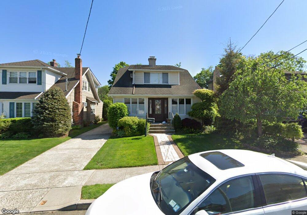 2 Atlas Ct, Malverne, NY 11565 - photo 1