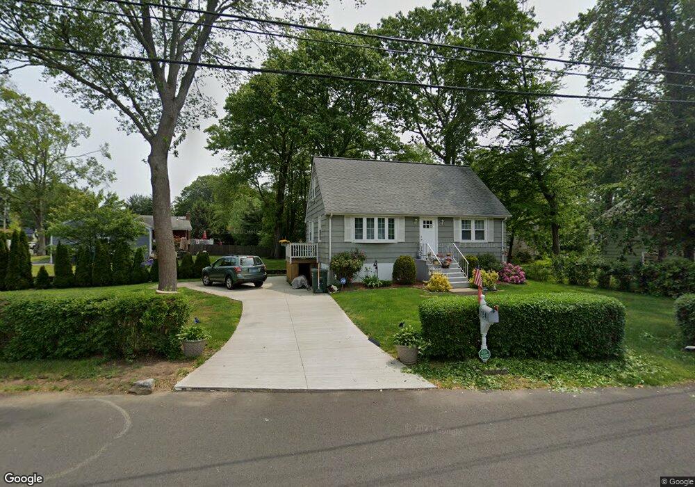 154 Woodbine Cir, Bridgeport, CT 06606 - photo 1