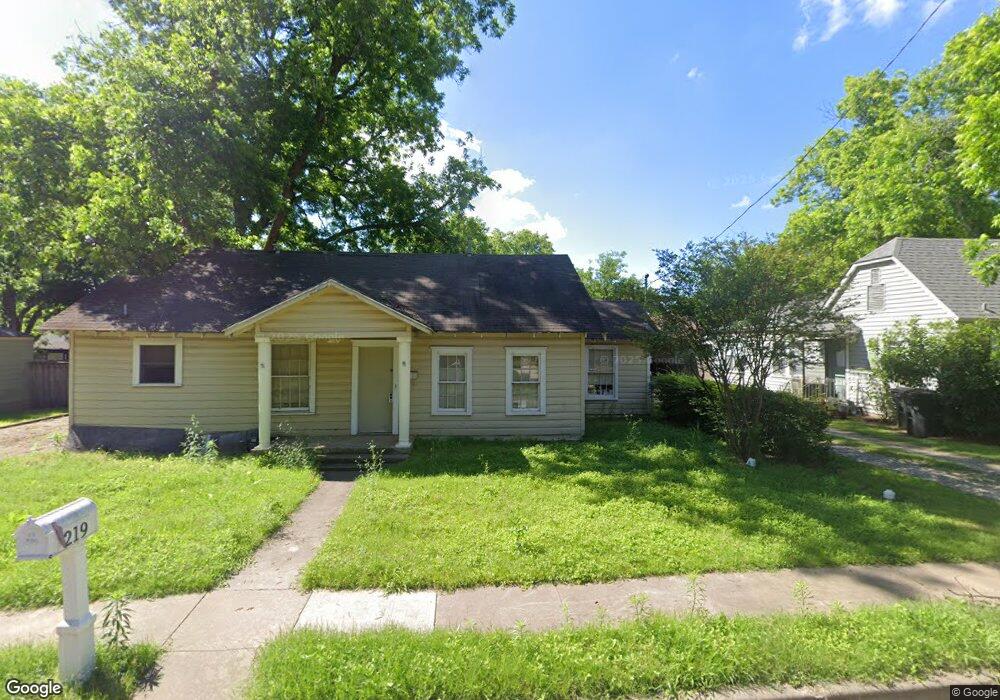 219 W Willingham St, Cleburne, TX 76033 - photo 1