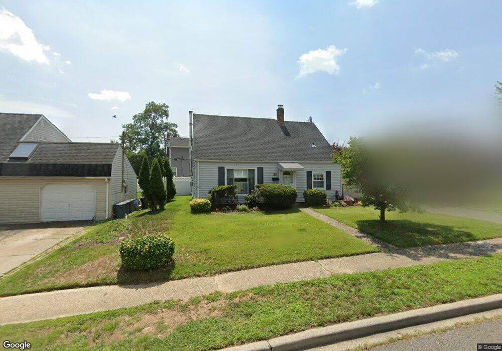 10 Silo Ln, Levittown, NY 11756 - photo 1