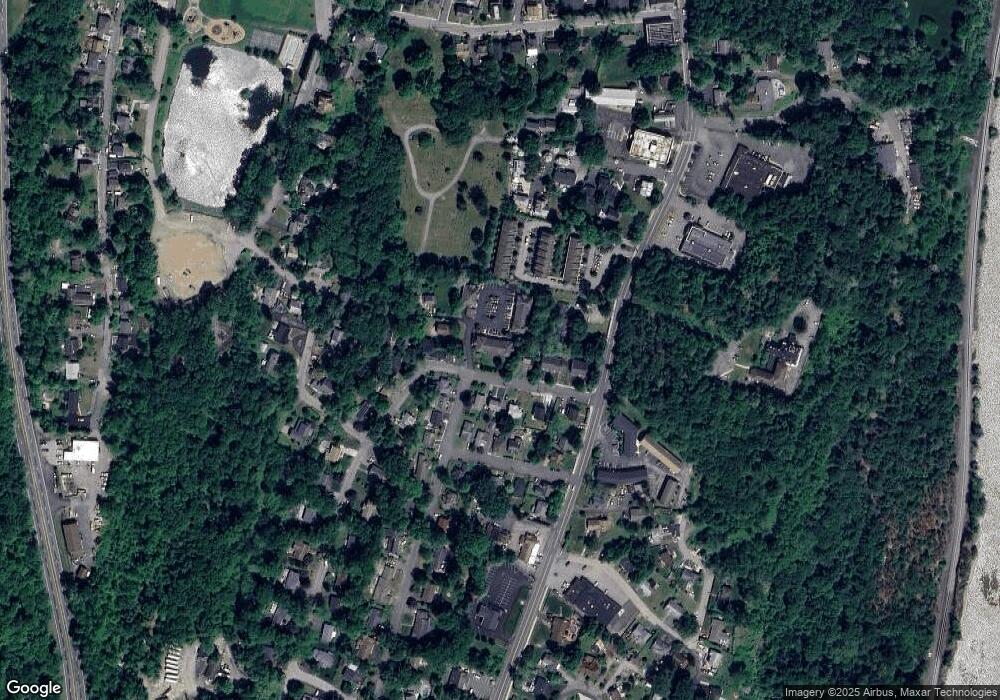 13 Autumn Leaf Ct unit 2-1, Highland Falls, NY 10928 - photo 1