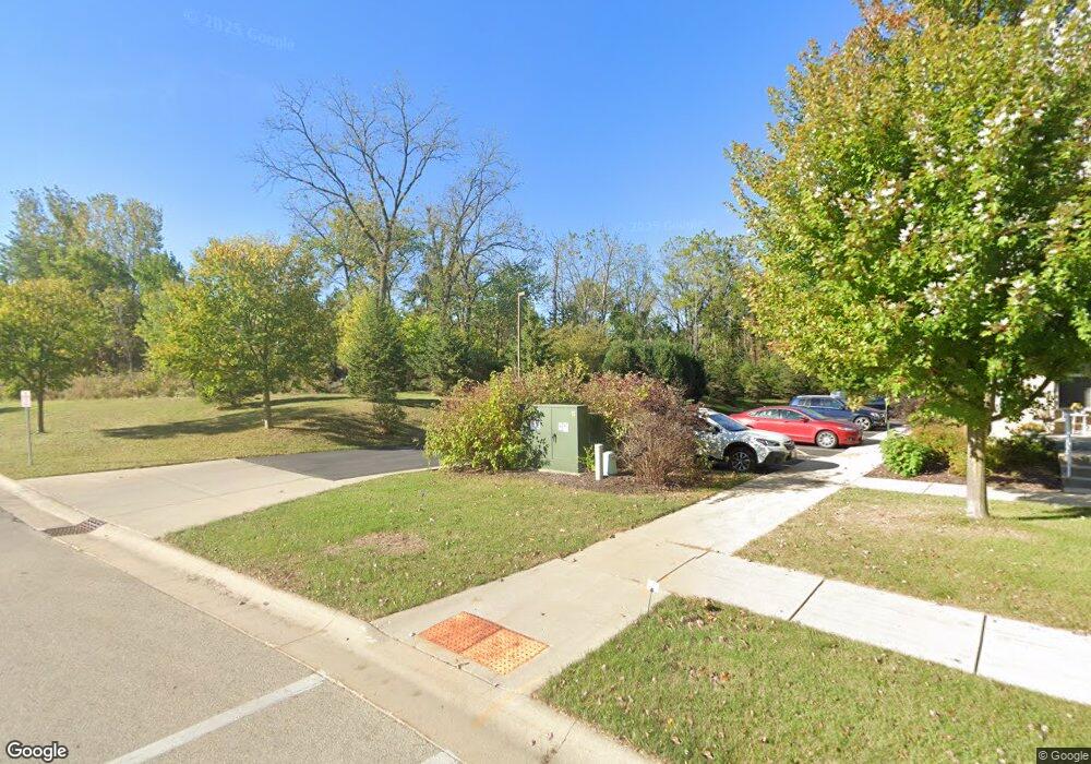 401 Bleeker St, Delafield, WI 53018 - photo 1