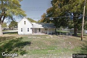 219 W 8th St, Hamilton, MO 64644
